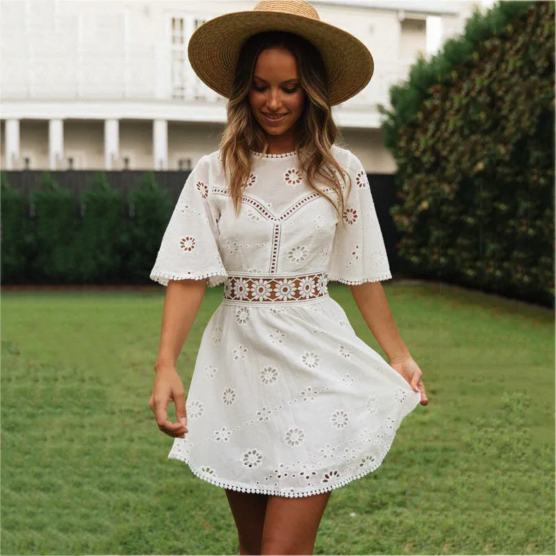 Vestido Curto Branco Renda Lese Manga Ampla