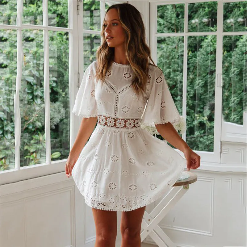 Vestido Curto Branco Renda Lese Manga Ampla