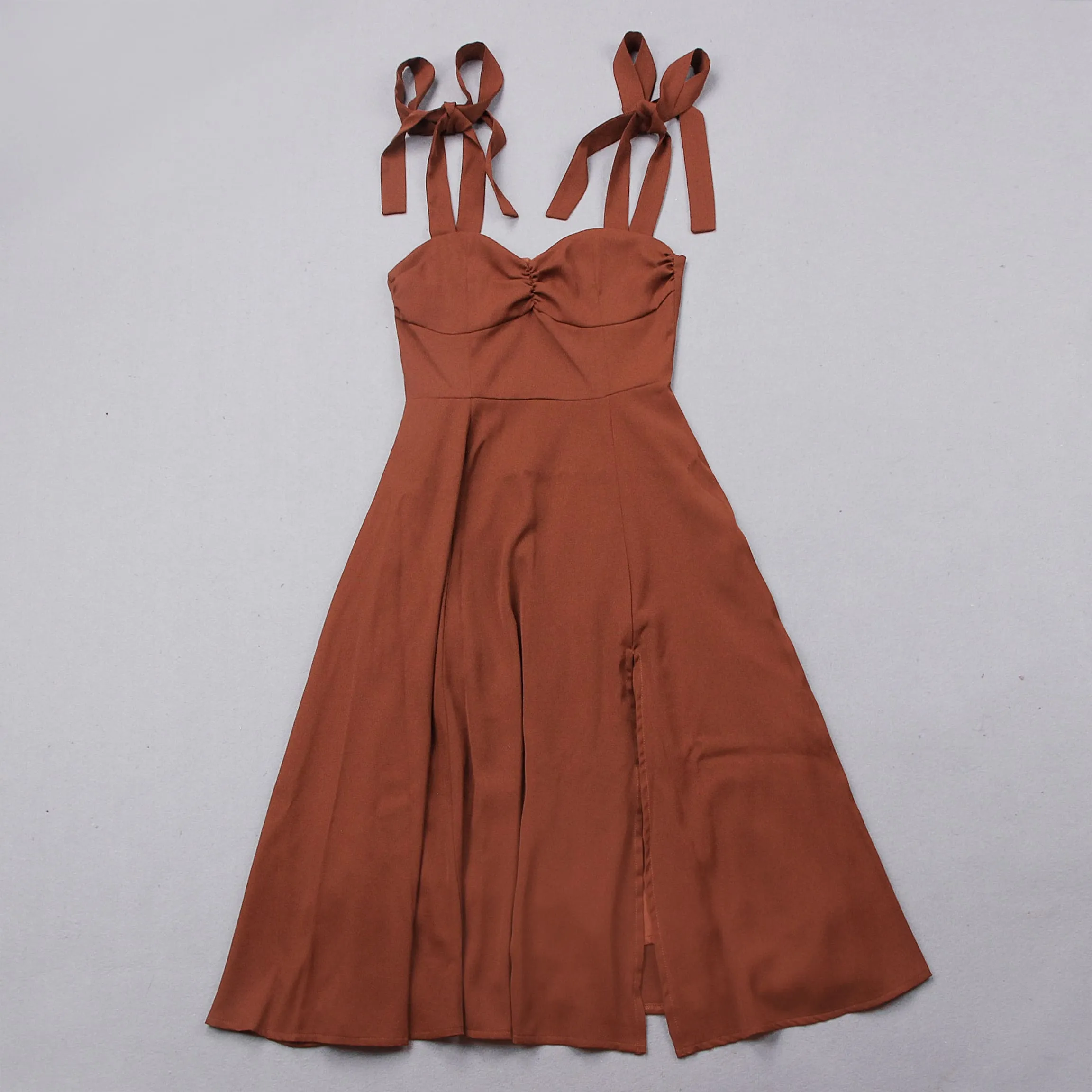 Vestido de Festa Midi c/Amarrações nos Ombros e Fenda